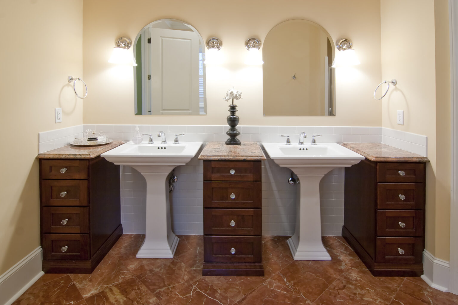 bigstock-double-sinks-in-luxury-bathroo-18526418-1536x1024.jpg