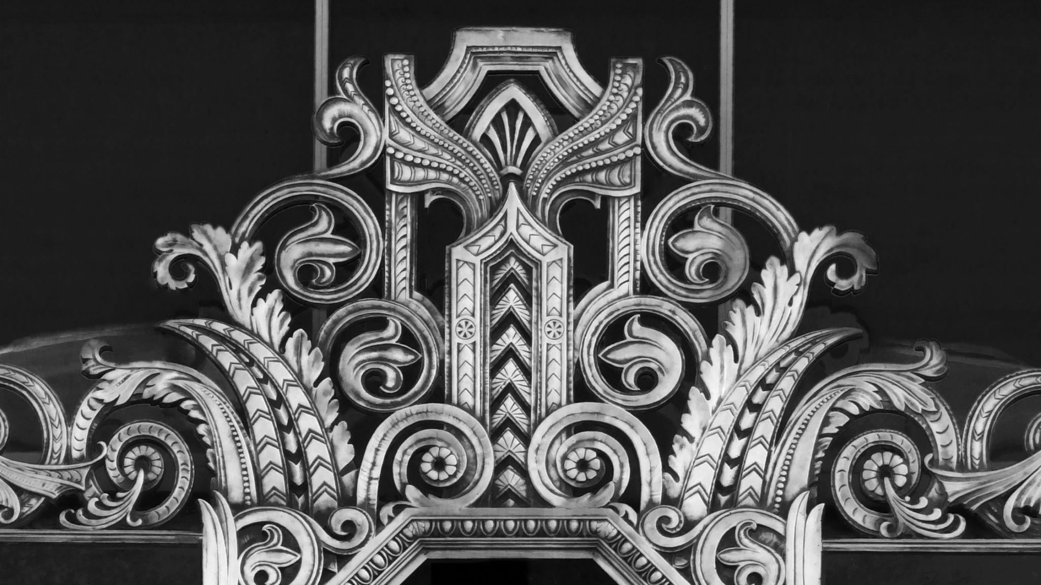 The Evolution of Interior Design and Art Deco Bespoke Mirrors Art